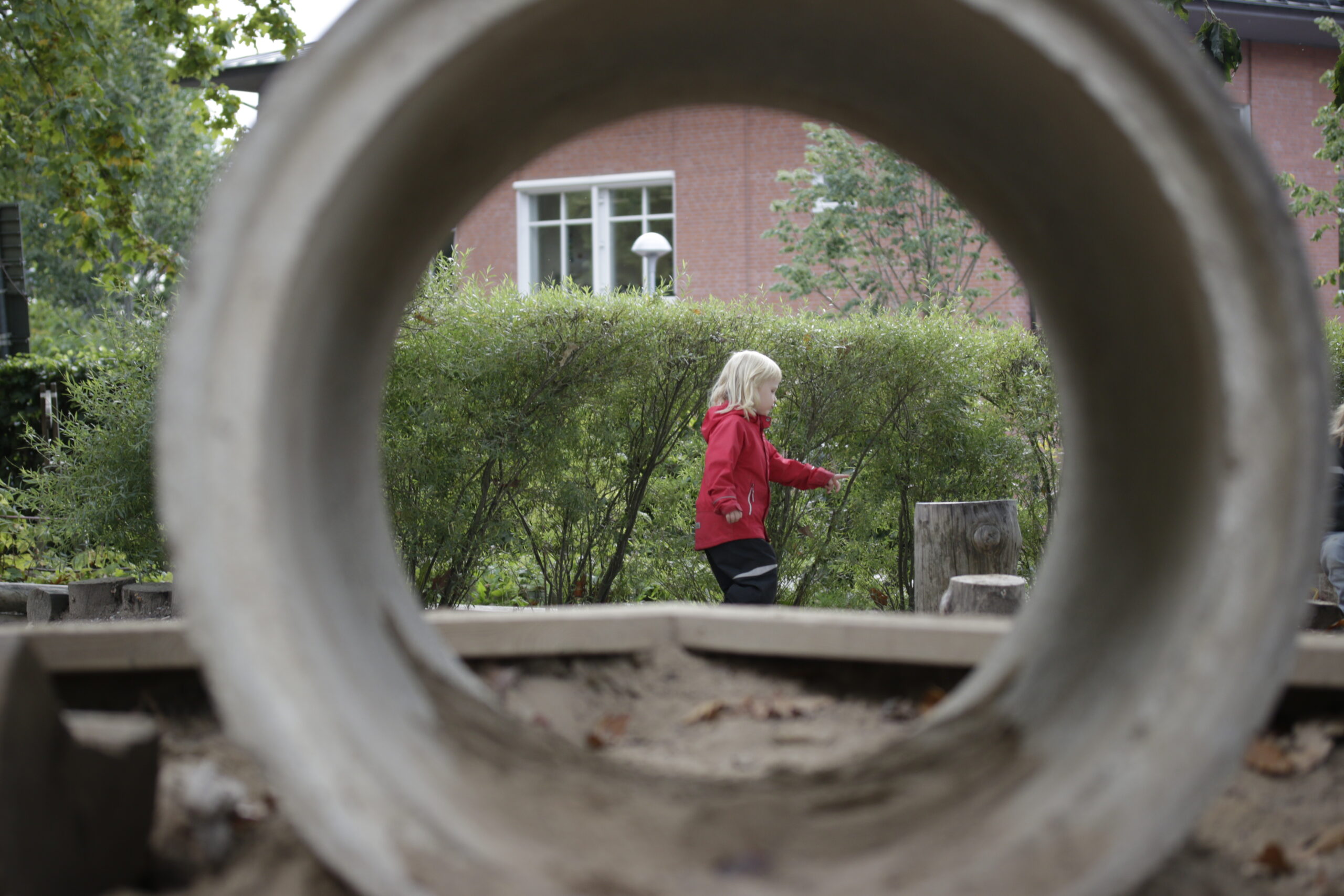 Lektunnel från gården på Förskolan Framtiden i Lund.